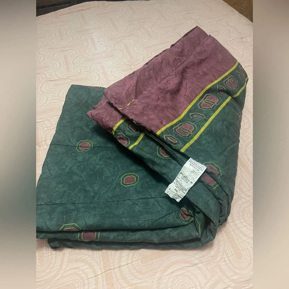 Vintage 90’s Burgundy and Hunter Green King Size Comforter Retro Nostalgic Y2K